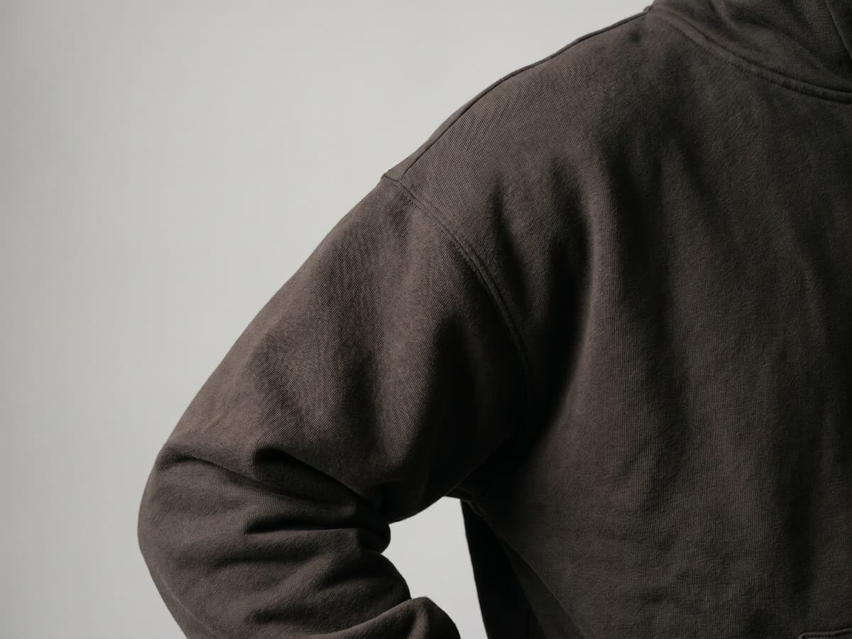 Oversized, drop-shoulder cut